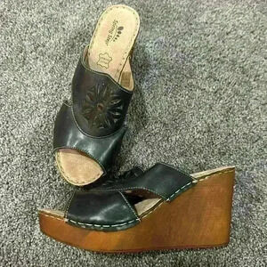 Genuine leather wedge